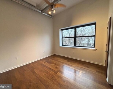 926 N 3rd Street - Photo Thumbnail 11