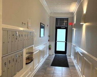 926 N 3rd Street - Photo Thumbnail 2