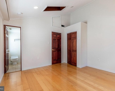 1439 E Oxford Street - Photo Thumbnail 16