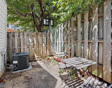 1439 E Oxford Street - Photo Thumbnail 11