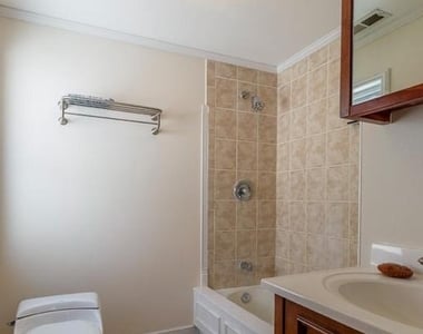 1439 E Oxford Street - Photo Thumbnail 15