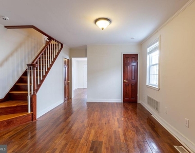 1439 E Oxford Street - Photo Thumbnail 2