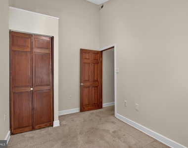 1439 E Oxford Street - Photo Thumbnail 26