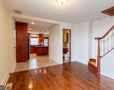 1439 E Oxford Street - Photo Thumbnail 1