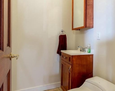 1439 E Oxford Street - Photo Thumbnail 9