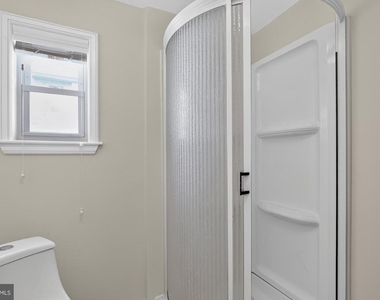 1439 E Oxford Street - Photo Thumbnail 20