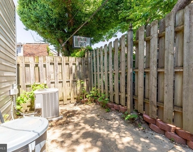 1439 E Oxford Street - Photo Thumbnail 10