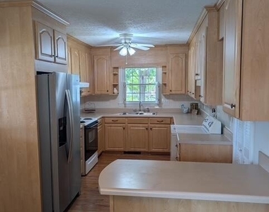 1108 Friendly Road - Photo Thumbnail 6