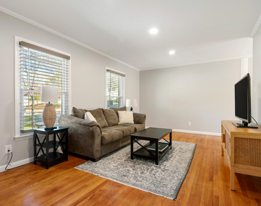 500 Peachwood Place - Photo Thumbnail 9