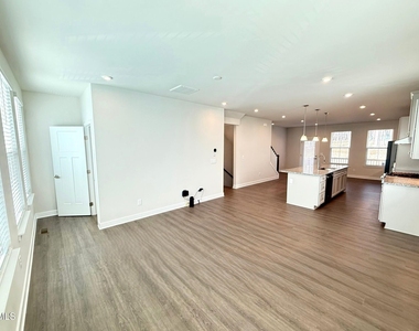 1362 Chowan Avenue - Photo Thumbnail 6