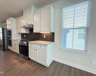 1362 Chowan Avenue - Photo Thumbnail 2