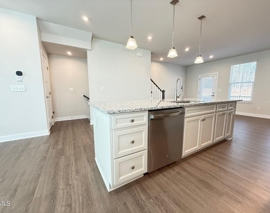 1362 Chowan Avenue - Photo Thumbnail 3