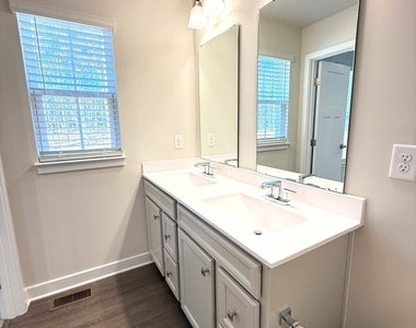 1362 Chowan Avenue - Photo Thumbnail 20