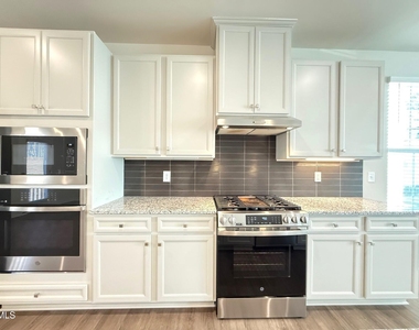 1362 Chowan Avenue - Photo Thumbnail 2