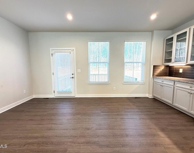 1362 Chowan Avenue - Photo Thumbnail 4