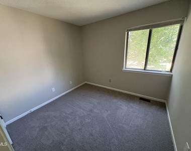 4609 Grinding Stone Drive - Photo Thumbnail 8