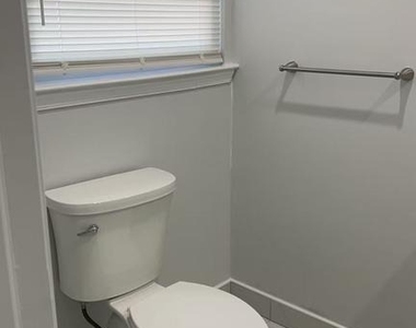 109 Railroad Avenue - Photo Thumbnail 6