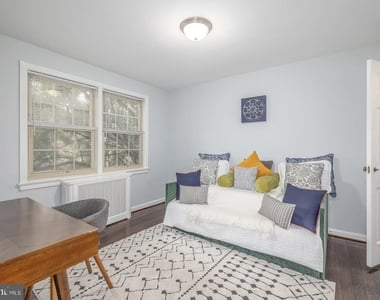 150 E Wynnewood Road - Photo Thumbnail 3