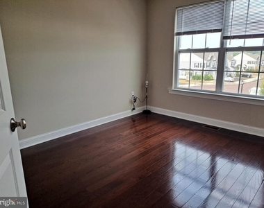 229 Cadence Court - Photo Thumbnail 30