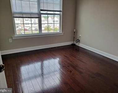 229 Cadence Court - Photo Thumbnail 31