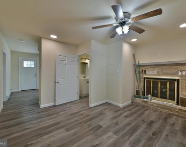 422 Willow Grove Avenue - Photo Thumbnail 13