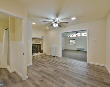 422 Willow Grove Avenue - Photo Thumbnail 12