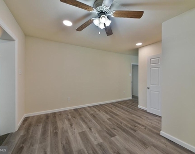 422 Willow Grove Avenue - Photo Thumbnail 14