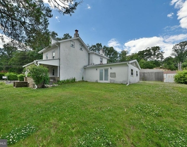 422 Willow Grove Avenue - Photo Thumbnail 4
