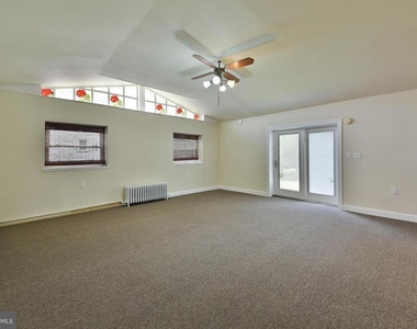 422 Willow Grove Avenue - Photo Thumbnail 16