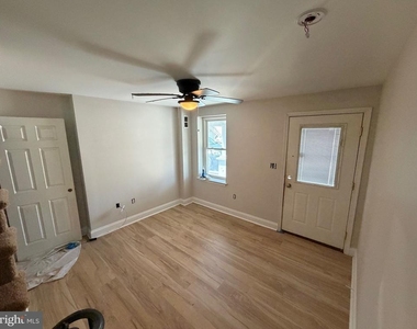 681 Summit Street - Photo Thumbnail 1