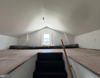 681 Summit Street - Photo Thumbnail 17