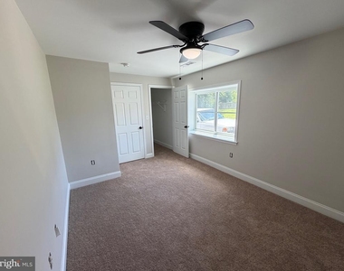 681 Summit Street - Photo Thumbnail 14