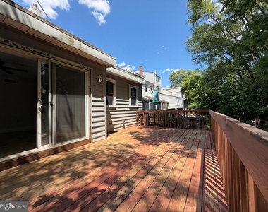 681 Summit Street - Photo Thumbnail 7