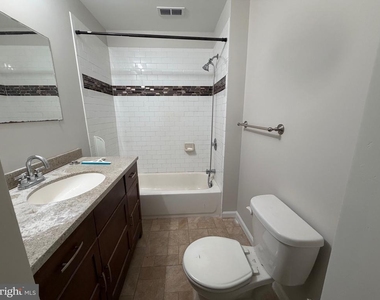 681 Summit Street - Photo Thumbnail 10