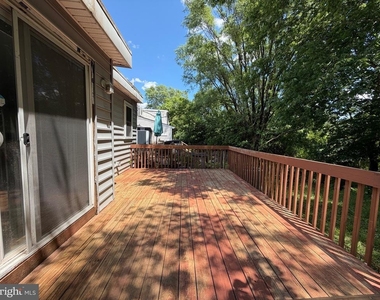 681 Summit Street - Photo Thumbnail 6