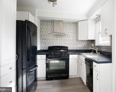 1200 Angora Drive - Photo Thumbnail 4