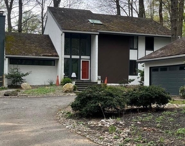 208 Pheasant Run Drive - Photo Thumbnail 1