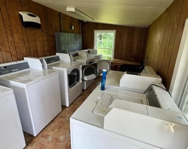 411 S Walnut Street - Photo Thumbnail 23