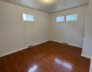411 S Walnut Street - Photo Thumbnail 15