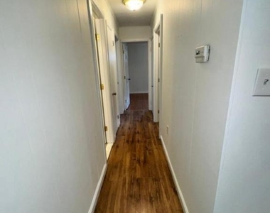 411 S Walnut Street - Photo Thumbnail 10
