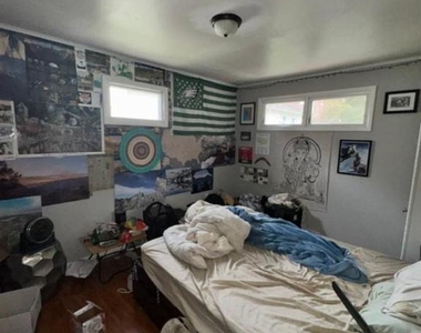 411 S Walnut Street - Photo Thumbnail 9