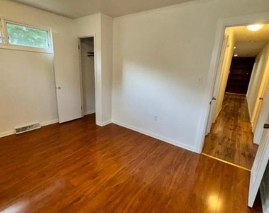 411 S Walnut Street - Photo Thumbnail 16