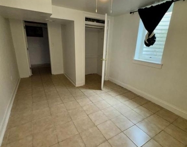 411 S Walnut Street - Photo Thumbnail 22