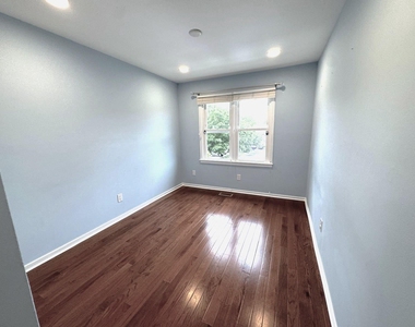 4002 Franklin Court - Photo Thumbnail 9