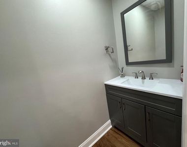 4002 Franklin Court - Photo Thumbnail 5