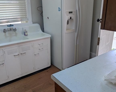 23 Knox Avenue - Photo Thumbnail 13