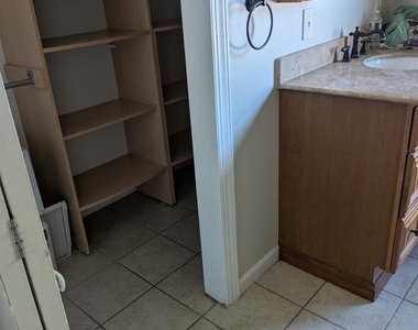 23 Knox Avenue - Photo Thumbnail 4