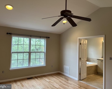 49 Truman Avenue - Photo Thumbnail 16