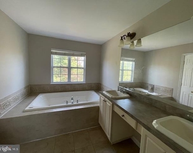 49 Truman Avenue - Photo Thumbnail 20