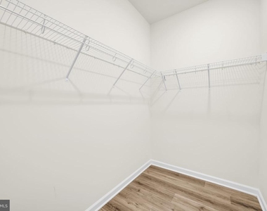 228 Park Ln - Photo Thumbnail 23